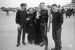 Gruppenbild mit Getr&auml;nken