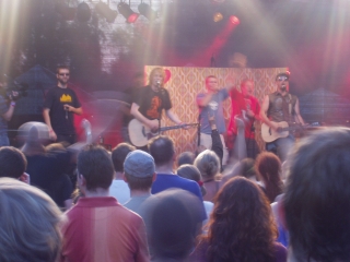 Bild "Wohnraumhelden mit 121 Crew"